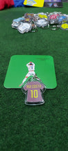 Lade das Bild in den Galerie-Viewer, Men's Iconic Player Keyrings