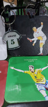 Carregar imagem no visualizador da galeria, Men&#39;s Iconic Player Keyrings

