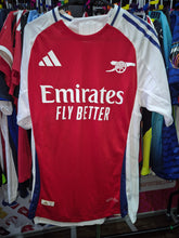 Load image into Gallery viewer, LIMITED RELEASE - ARSENAL WOMEN’S PLAYER BOX
