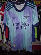 Load image into Gallery viewer, LIMITED RELEASE - ARSENAL WOMEN’S PLAYER BOX
